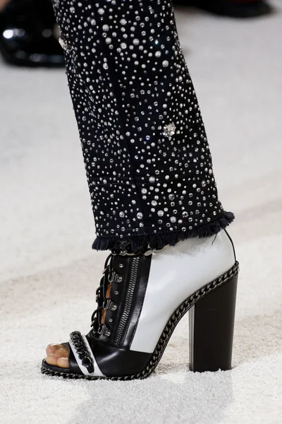 Look 63